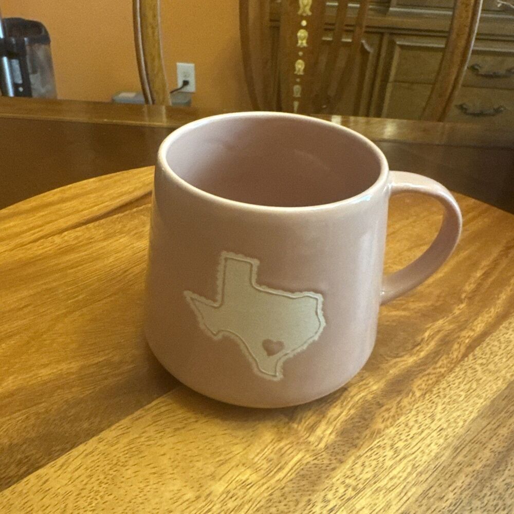 DESTINATION HOLIDAY HEB Pink Mug
